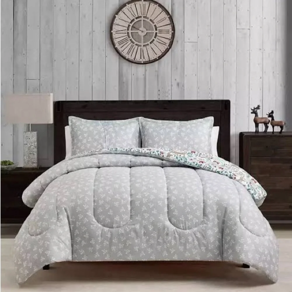 NWT Holiday Deer 3 Piece Reversible Comforter Set, Full Queen